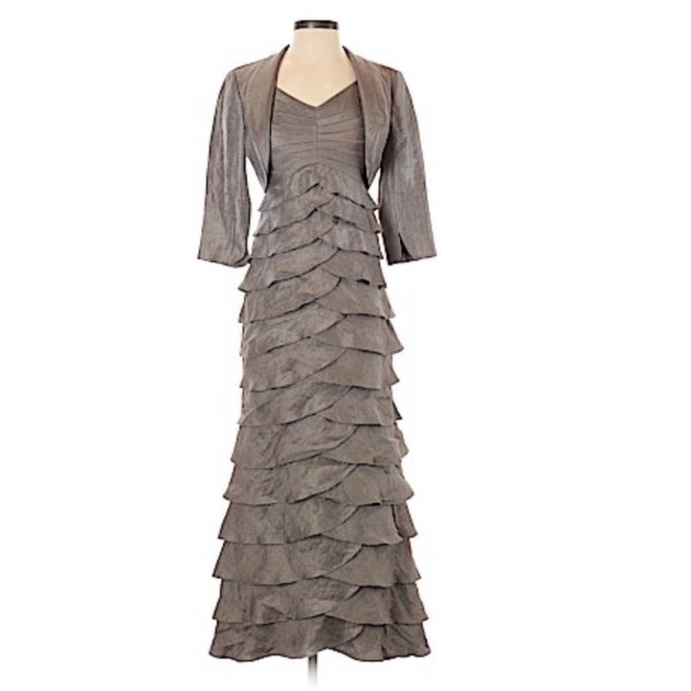 NWOT Adrianna Papell Layered Gray Metallic Maxi Dress Size 4P